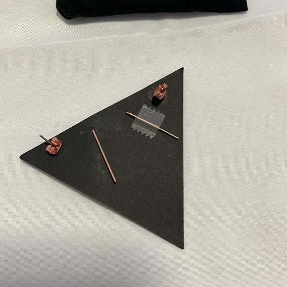 🥰🥰🥰LAST CHANCE ITEM. New! LUV AJ ROSE GOLD EARRING SET 2 PAIR - Picture 3 of 3